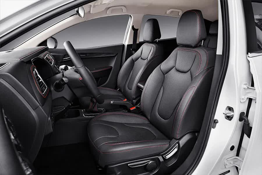 JAC JS2 — interior y multimedia